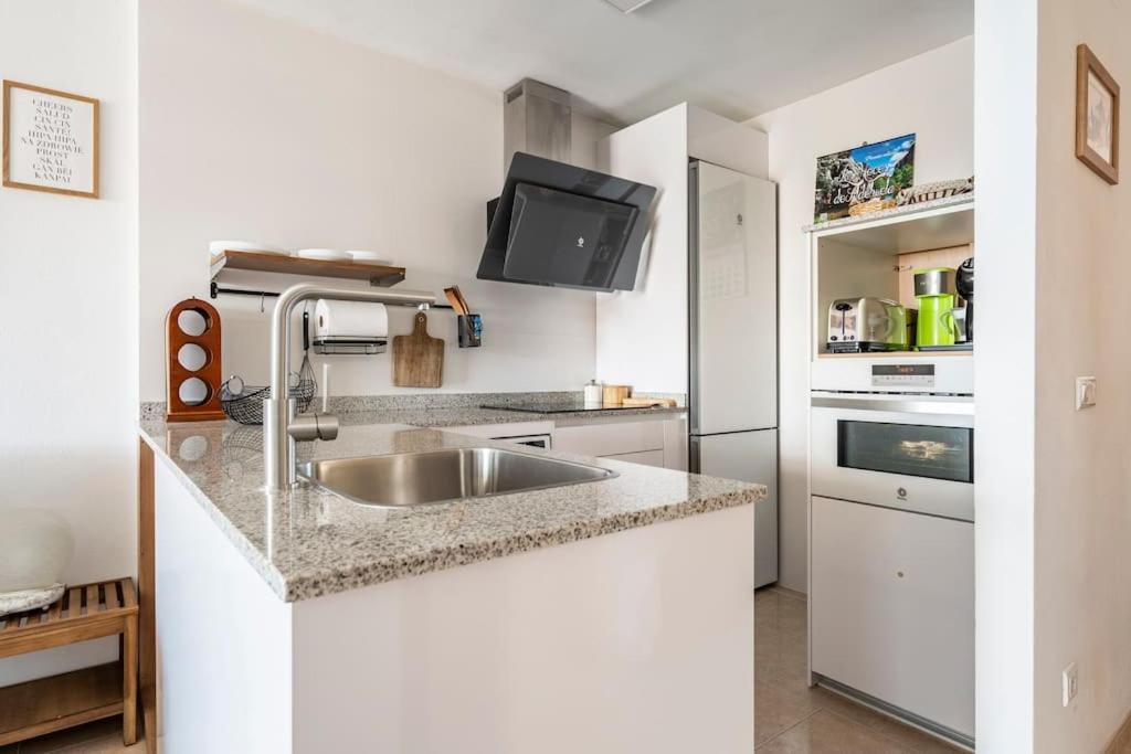 Apto. Con Wifi, Piscina, Vistas Al Mar Y Parking. Монкофар Экстерьер фото
